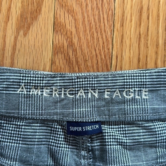 ***American Eagle Women’s Gray Plaid Hi Rise Mini Skirt Sz 4R - Picture 2 of 5
